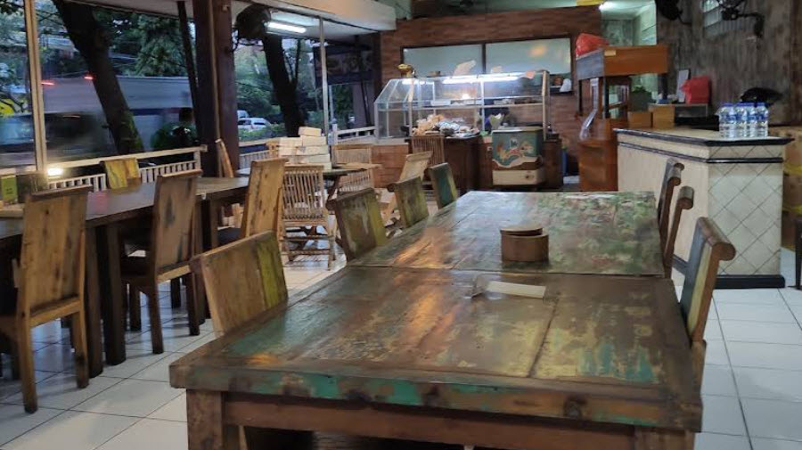 Warung Nasi Ayam Ibu Oki Sanur